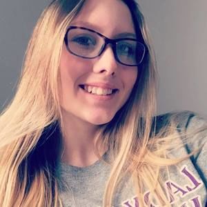 Meet your Posher, Dena